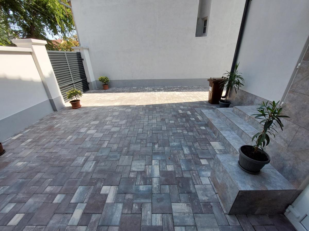 Premium Central Apartment Gran Varadino Esterno foto