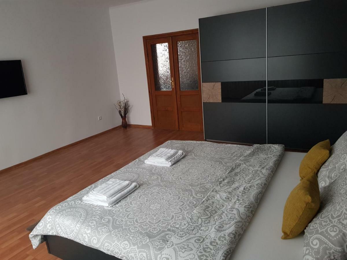 Premium Central Apartment Gran Varadino Esterno foto
